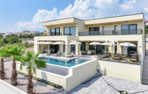 Villa Novue with pool